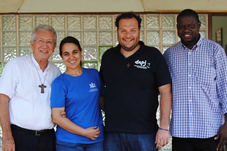 201710 Sofia E Bruno Leite Com D Pedro Zili Em Bafata