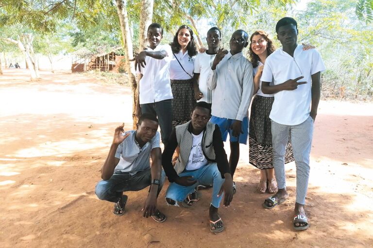 Itoculo Voluntarias Com Jovens